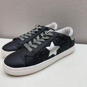 Steve Madden Shoes Sneakers Womens Size 8 Shoes Glittery Star Black Silver Star